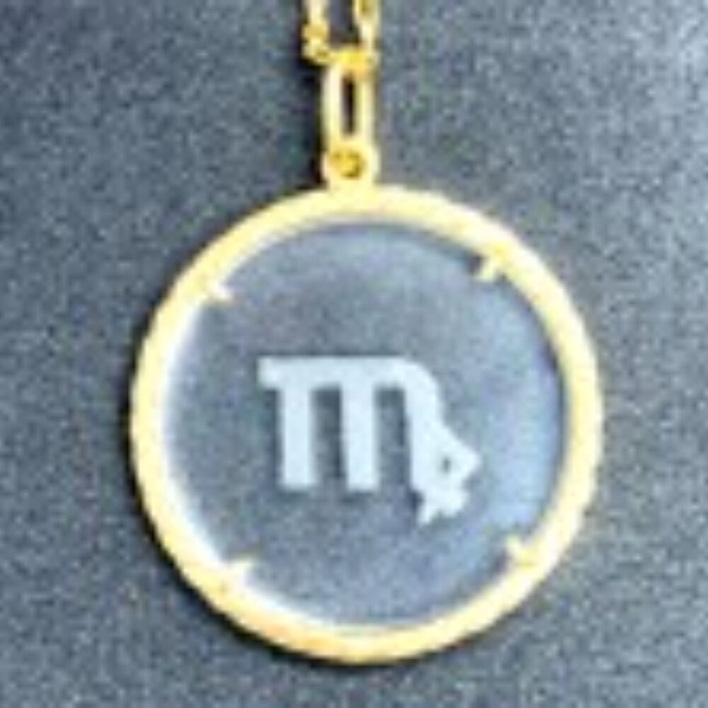 18k Yellow Gold Scorpio Zodiac Disc Pendant - Picture 2 of 3